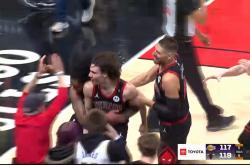 开云- 莱万多夫斯基肌肉 