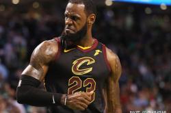 开云-詹姆斯连续十五场比赛得分超过出色防守，切尔西挑战极限！的简单介绍